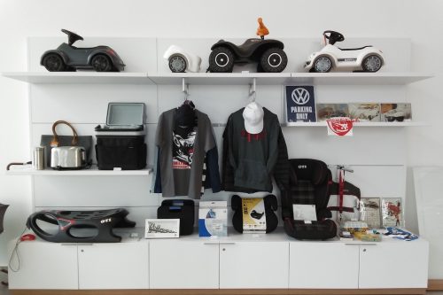 Merchandising-VW-Imagio-Leoben-Visual-Merchandising-Dekoration-Vitrinengestaltung-Schaufenstergestaltung9